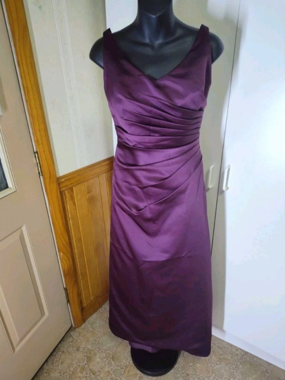 Vinci Eggplant Purple Satin Bridesmaid Gown Dress Ruched Size 8/10